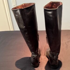 Etienne Aigner 7.5 preowned non smoking home great Stylish Black Leather boots